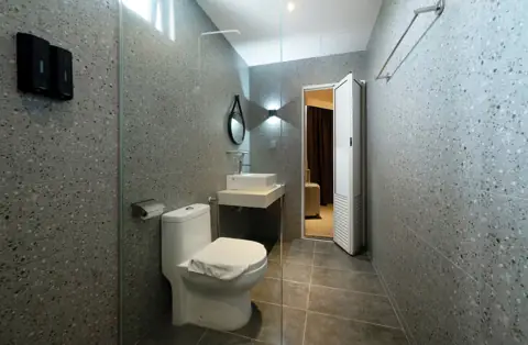 Woco Hotel, Kinrara
